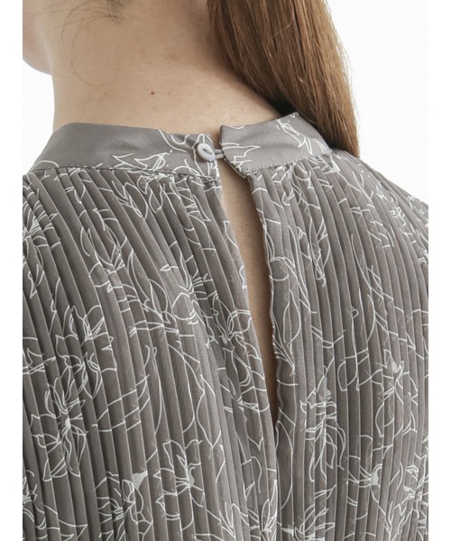 Te chichi（テチチ）の「ラインフラワーシフォンプリーツワンピース（ワンピース・レディース・ネイビー/チャコール・ﾌﾘ-）」の9枚目の写真