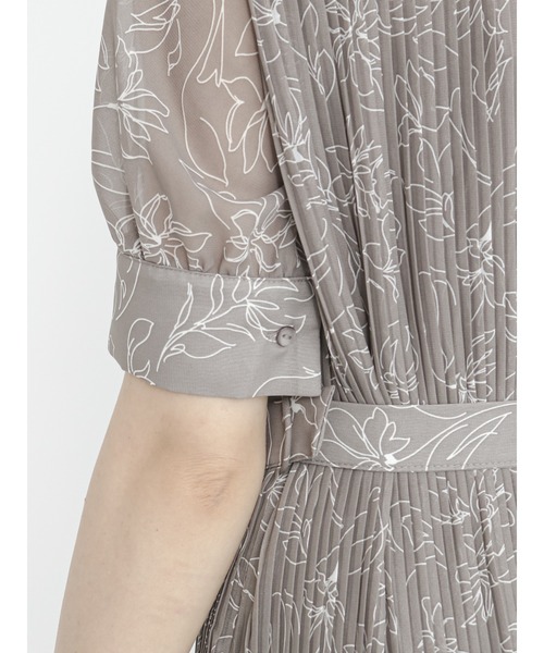 Te chichi（テチチ）の「ラインフラワーシフォンプリーツワンピース（ワンピース・レディース・ネイビー/チャコール・ﾌﾘ-）」の6枚目の写真