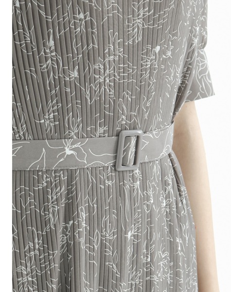 Te chichi（テチチ）の「ラインフラワーシフォンプリーツワンピース（ワンピース・レディース・ネイビー/チャコール・ﾌﾘ-）」の5枚目の写真