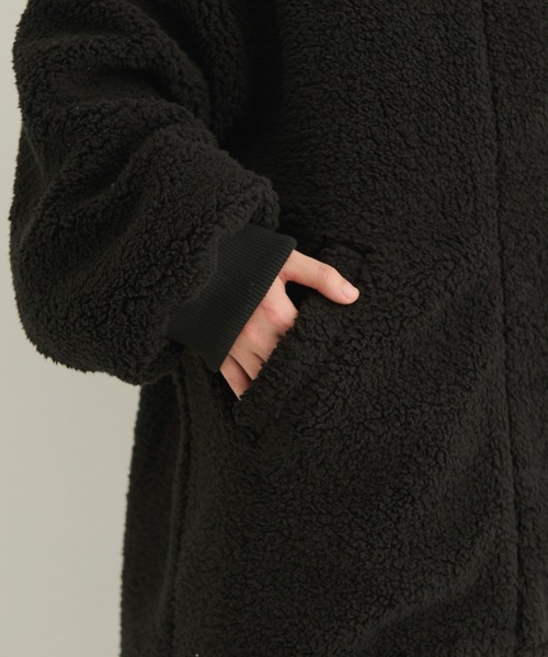 MERLOT(メルロー)の「ボアモンスターコート(ブルゾン・レディース・ライトグレー系/ブラック/オフホワイト・FREE)」の14枚目の写真