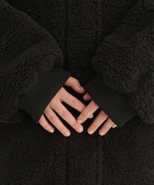 MERLOT(メルロー)の「ボアモンスターコート(ブルゾン・レディース・ライトグレー系/ブラック/オフホワイト・FREE)」の11枚目の写真