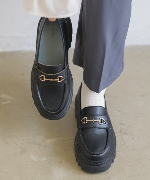 idem（イデム）の「platform loafers/プラットフォーム厚底ローファー（ローファー・レディース・ブラック/ダークブラウン・SMALL/MEDIUM/LARGE）」の4枚目の写真