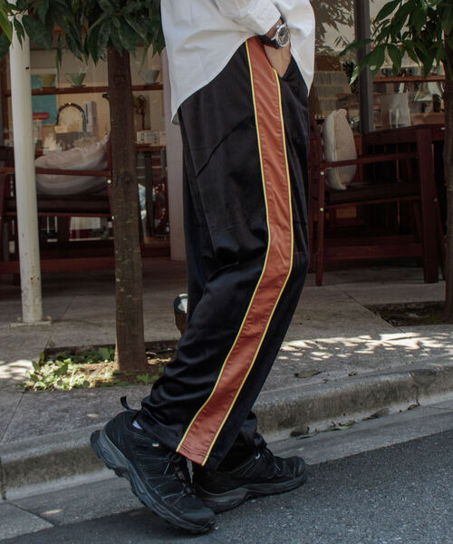 GLOSTER(グロスター)の「【GLOSTER/グロスター】サイドラインベロアトラックパンツ(その他パンツ・メンズ・オフホワイト/ブラック/サックスブルー・S/M/L)」の3枚目の写真