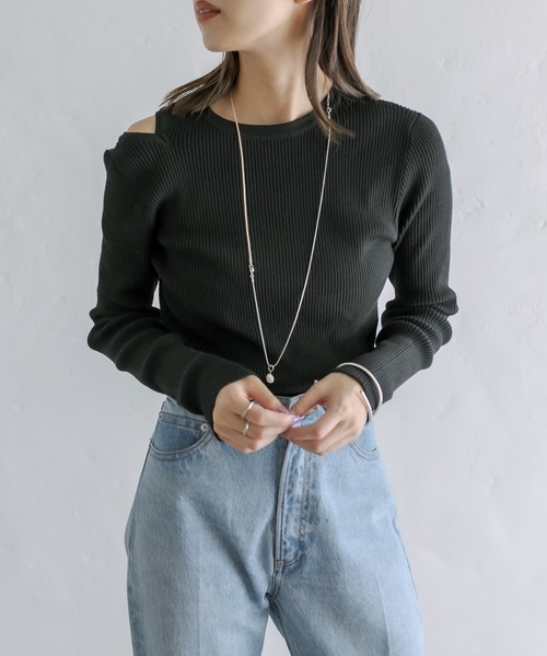 mystic（ミスティック）の「【カラバリ豊富】カットアウトスリムニット（ニット/セーター・レディース・アイボリー/ブラック/パープル/イエロー・FREE）」の3枚目の写真