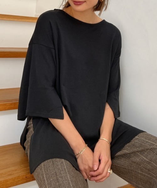 Vicente（ヴィセンテ）の「Gloss slit tops（Tシャツ/カットソー・レディース・ブラック/ベージュ・FREE）」の2枚目の写真