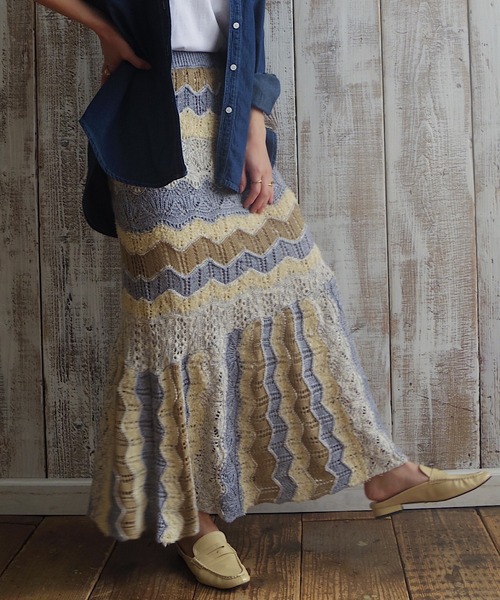 CAMILLE EAU(カミーユオー)の「ボーダーパッチワークニットスカート(スカート・レディース・イエロー/ブルー・MEDIUM)」の2枚目の写真