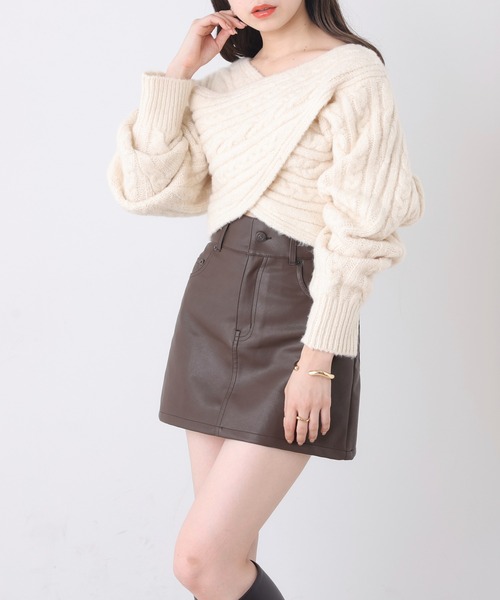 Chico（チコ）の「【WEB限定】2wayドルマンバッククロスケーブルニット（ニット/セーター・レディース・ブラック/グリーン/アイボリー/グレー・FREE）」の6枚目の写真