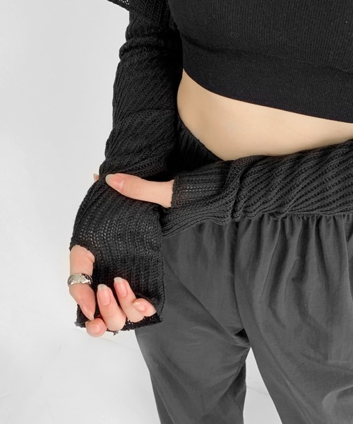 LVEU.（ラブユ.）の「【LVEU.】チェーンデザインシアーニットカーディガン / トップス カーディガン カーデ チェーン シアー メッシュ クロップド ショート 長袖 ブラック ライトグリーン 黄緑 ブルー オレンジ ネオンカラー（カーディガン/ボレロ・レディース・ブラック/ライトグリーン/オレンジ/ブルー・FREE）」の5枚目の写真