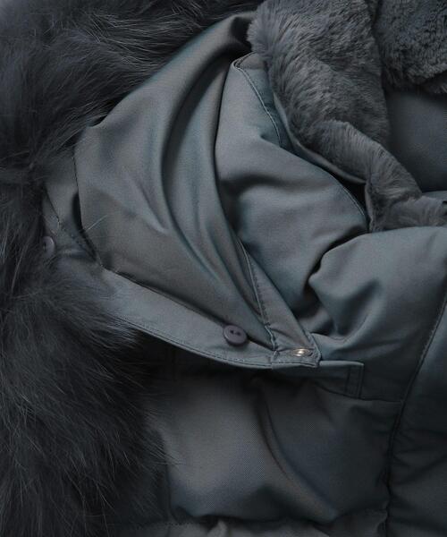 INDIVI（インディヴィ）の「◆【定番人気！/名品コート/撥水】ロングダウンコート（ダウンジャケット/コート・レディース・ブラック/ネイビー/グレー系/オリーブ系3/ブルー系6・03/05/12/13/15 /17/19/36/38/40/07）」の21枚目の写真