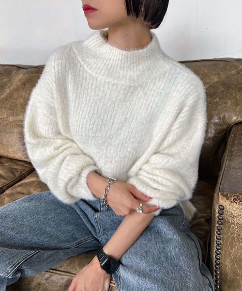 PAGEBOY(ページボーイ)の「WEB限定アイテム / フェザーヤーンニットプルオーバー(ニット/セーター・レディース・ブラック/イエロー/オフホワイト/ブルーグリーン・FREE)」の6枚目の写真