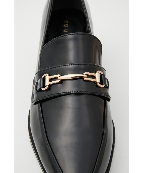 rienda(リエンダ)の「ポインテットトゥスレンダーチェーンローファー(ローファー・レディース・ブラック/アイボリー/シルバー・MEDIUM/SMALL/LARGE)」の14枚目の写真