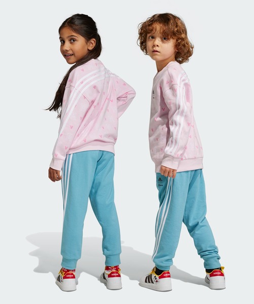 adidas（アディダス）の「adidas × Disney ミッキーマウス ジョガー 