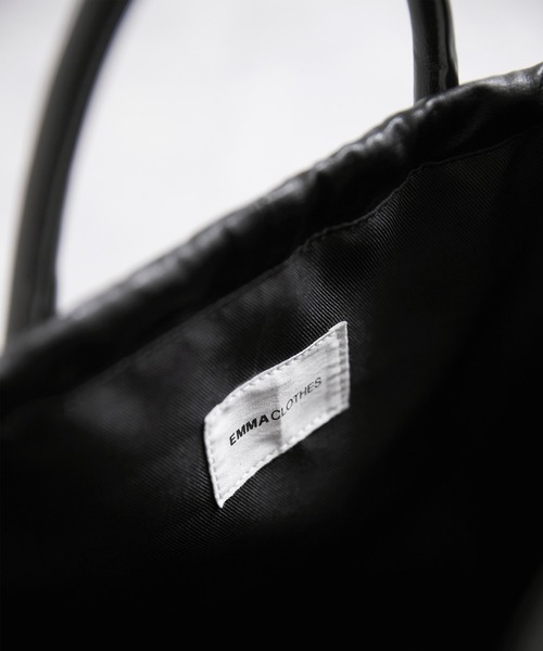 EMMA CLOTHES(エマクローズ)の「2WAYエフェクト巾着ショルダーバッグ EMMA CLOTHES(ショルダーバッグ・メンズ・オフホワイト/ダークブラウン/ブラック・FREE)」の20枚目の写真