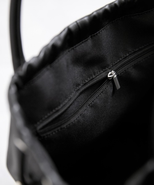 EMMA CLOTHES(エマクローズ)の「2WAYエフェクト巾着ショルダーバッグ EMMA CLOTHES(ショルダーバッグ・メンズ・オフホワイト/ダークブラウン/ブラック・FREE)」の22枚目の写真