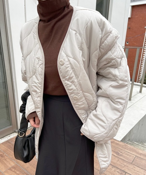 Lamoa（ラモア）の「Lamoa/【袖取り外し可能】2WAY キルティング ノーカラー ジャケット（ノーカラージャケット・レディース・オフホワイト/ブラック・MEDIUM）」の2枚目の写真