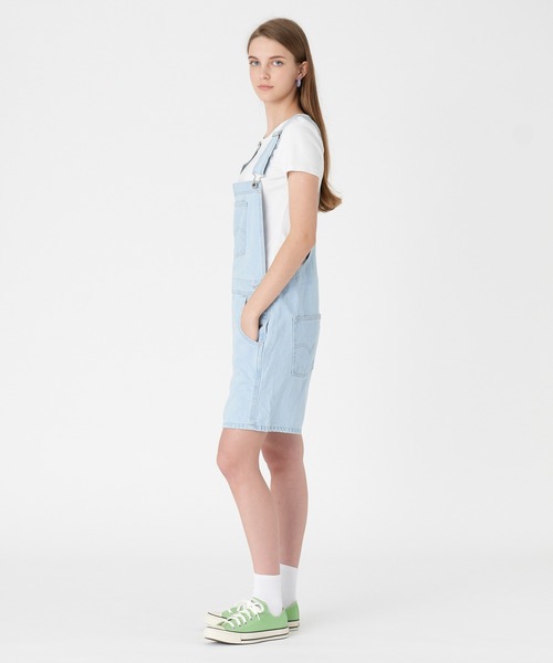 Levi's(リーバイス)の「Levi's/リーバイス SILVERTAB(TM) ショートオール ライトインディゴ STONEWASH(サロペット/オーバーオール・レディース・ライトインディゴブルー・M/XS/S)」の4枚目の写真