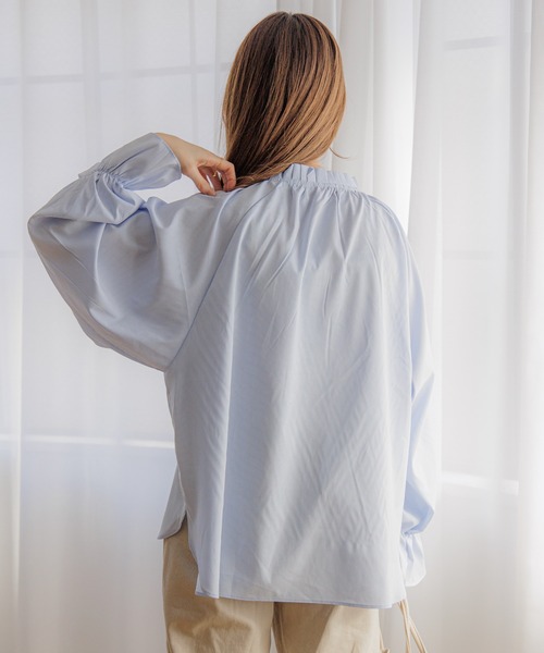 flower(フラワー)の「リラックスフリルシャツ(シャツ/ブラウス・レディース・ホワイト/ブルー・FREE)」の7枚目の写真