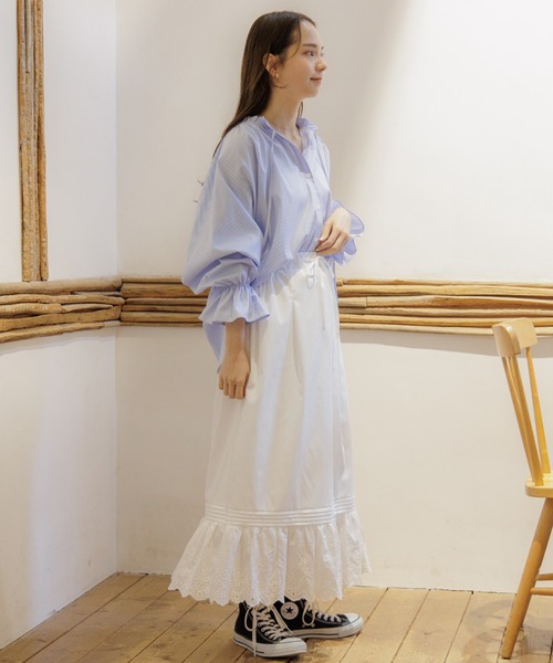 flower(フラワー)の「リラックスフリルシャツ(シャツ/ブラウス・レディース・ホワイト/ブルー・FREE)」の13枚目の写真