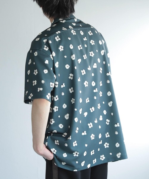 SENSE OF PLACE by URBAN RESEARCH（センスオブプレイスバイアーバンリサーチ）の「『イージーケア』ボタニカルオープンカラールーズシャツ（シャツ/ブラウス・メンズ・ブルー/ライトベージュ/グリーン/チャコールグレー・SMALL/MEDIUM/LARGE）」の18枚目の写真