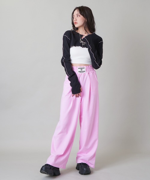 SPINNS（スピンズ）の「【前後ろ2WAY仕様】スーパーショート丈 メローカットソー（Tシャツ/カットソー・レディース・オートミール/チャコール/ブラック・ONESIZE）」の20枚目の写真