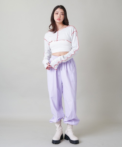 SPINNS（スピンズ）の「【前後ろ2WAY仕様】スーパーショート丈 メローカットソー（Tシャツ/カットソー・レディース・オートミール/チャコール/ブラック・ONESIZE）」の22枚目の写真
