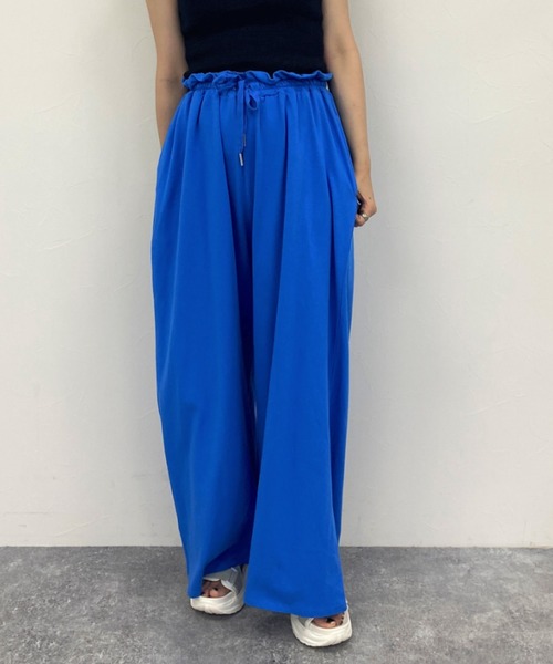 FOREVER 21（フォーエバー トゥエンティーワン）の「ドロストカットパンツ（その他パンツ・レディース・ブルー/ホワイト/レッド/ブラック・SMALL/MEDIUM）」の3枚目の写真