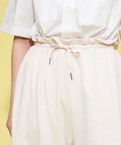 FOREVER 21（フォーエバー トゥエンティーワン）の「ドロストカットパンツ（その他パンツ・レディース・ブルー/ホワイト/レッド/ブラック・SMALL/MEDIUM）」の16枚目の写真