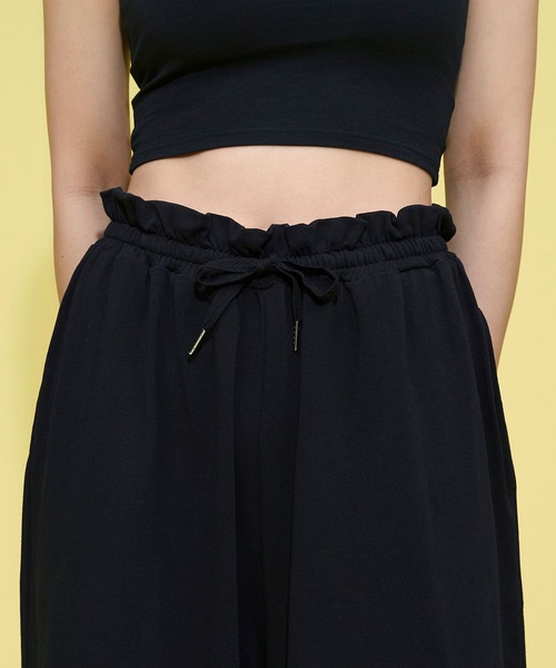 FOREVER 21（フォーエバー トゥエンティーワン）の「ドロストカットパンツ（その他パンツ・レディース・ブルー/ホワイト/レッド/ブラック・SMALL/MEDIUM）」の11枚目の写真