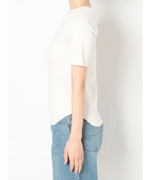 Ungrid(アングリッド)の「バックオープンフィットTee(Tシャツ/カットソー・レディース・ブラック/レッド/オフホワイト・FREE)」の21枚目の写真