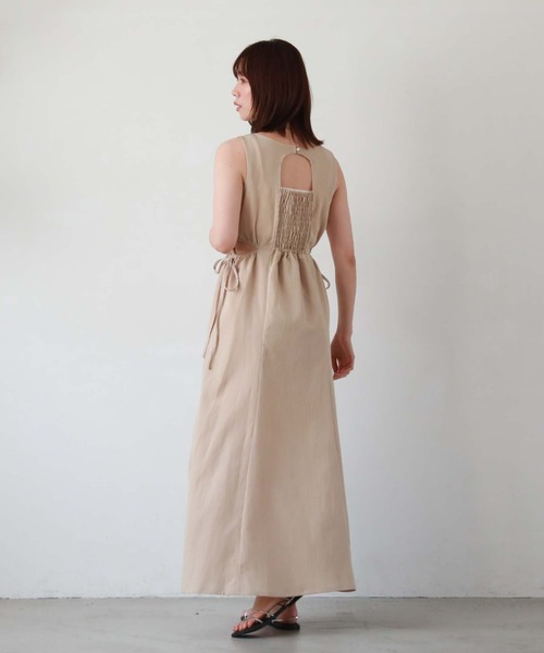 archives(アルシーヴ)の「麻調サイドスリットノースリワンピース(ワンピース・レディース・ブラック/グリーン/レンガ/ベージュ・MEDIUM)」の8枚目の写真