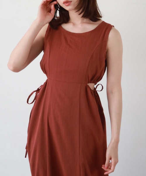 archives(アルシーヴ)の「麻調サイドスリットノースリワンピース(ワンピース・レディース・ブラック/グリーン/レンガ/ベージュ・MEDIUM)」の18枚目の写真