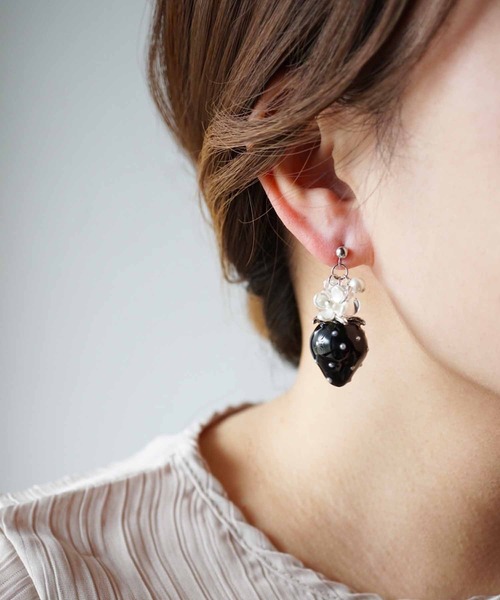 CERCA(チェルカ)の「jolie minette/いちご × バブル ピアス(ピアス(両耳用)・レディース・ブラウン/ゴールド/ベージュ/ブラック/シルバー・FREE)」の9枚目の写真