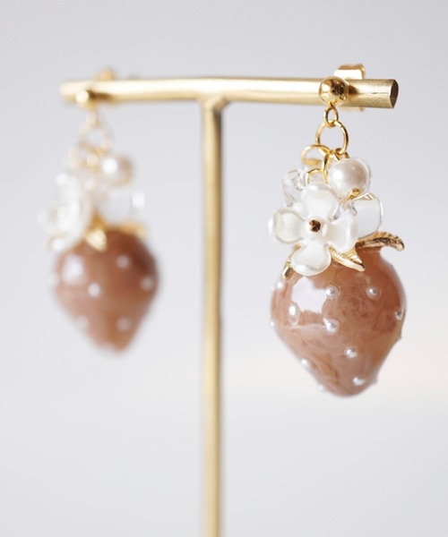 CERCA(チェルカ)の「jolie minette/いちご × バブル ピアス(ピアス(両耳用)・レディース・ブラウン/ゴールド/ベージュ/ブラック/シルバー・FREE)」の12枚目の写真