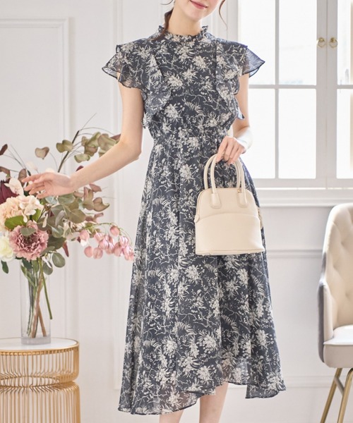 tocco closet（トッコ　クローゼット）の「プチフリルネックラッフルフリルスリーブフラワープリントワンピース（ワンピース・レディース・ブラック/アイボリー・M）」の2枚目の写真