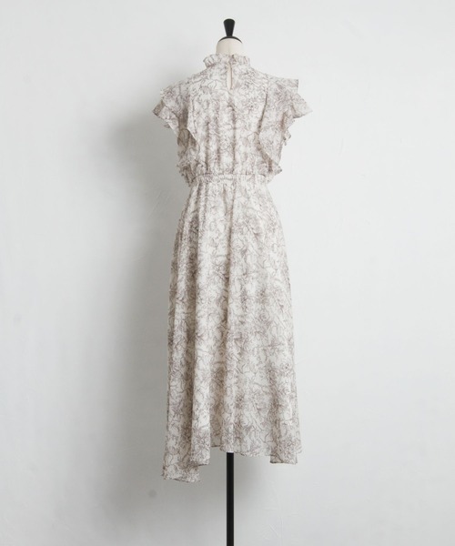 tocco closet（トッコ　クローゼット）の「プチフリルネックラッフルフリルスリーブフラワープリントワンピース（ワンピース・レディース・ブラック/アイボリー・M）」の21枚目の写真