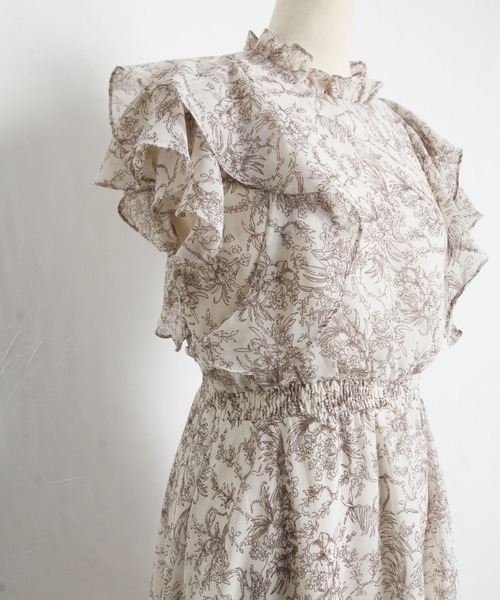tocco closet（トッコ　クローゼット）の「プチフリルネックラッフルフリルスリーブフラワープリントワンピース（ワンピース・レディース・ブラック/アイボリー・M）」の10枚目の写真