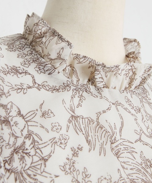 tocco closet（トッコ　クローゼット）の「プチフリルネックラッフルフリルスリーブフラワープリントワンピース（ワンピース・レディース・ブラック/アイボリー・M）」の13枚目の写真