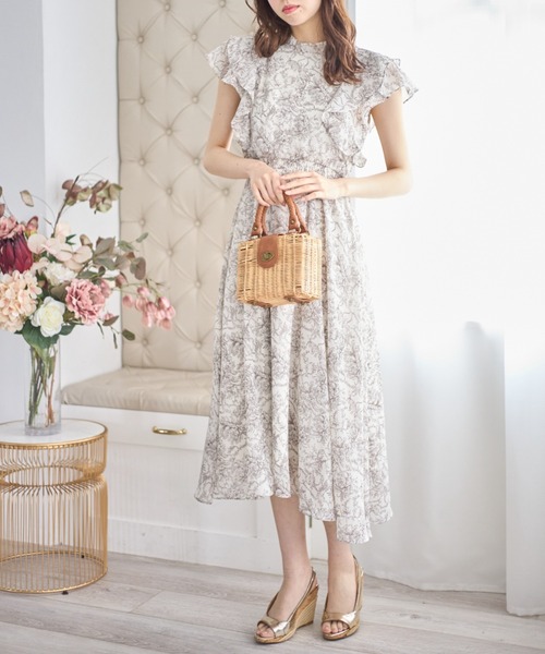 tocco closet（トッコ　クローゼット）の「プチフリルネックラッフルフリルスリーブフラワープリントワンピース（ワンピース・レディース・ブラック/アイボリー・M）」の17枚目の写真
