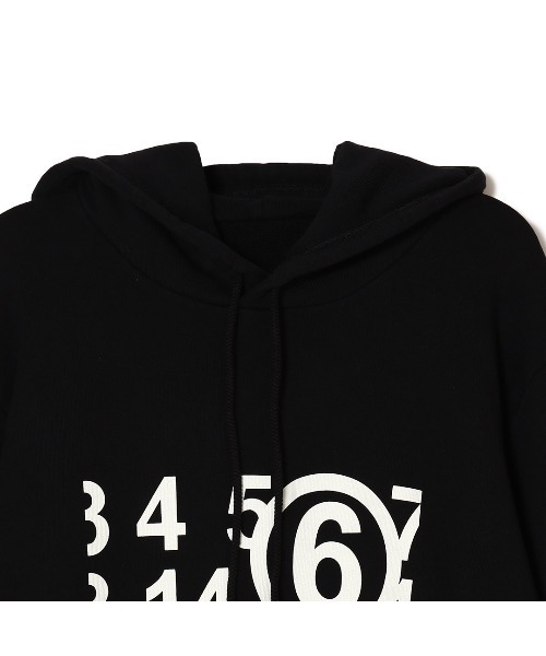 MM6 Maison Margiela（ｴﾑｴﾑｼｯｸｽ ﾒｿﾞﾝ ﾏﾙｼﾞｪﾗ）の「MM6 MAISON MARGIELA SWEATSHIRT S52GU0191（パーカー・メンズ・ブラック・SMALL/X-LARGE/LARGE）」の7枚目の写真