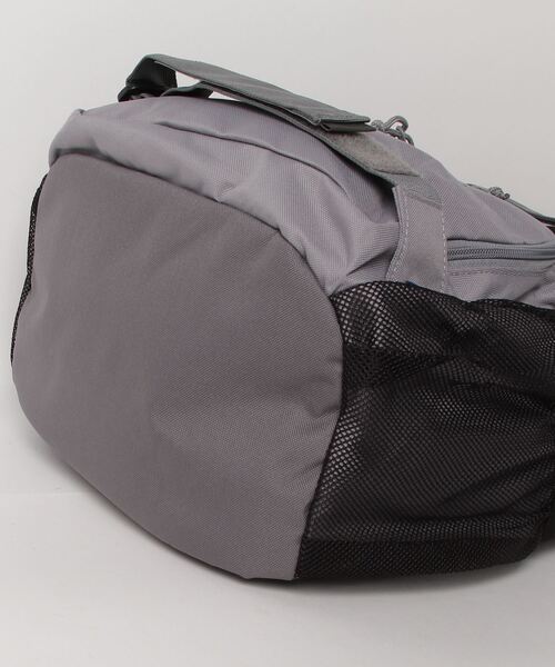 BURTON（バートン）の「Treble Yell 21L バックパック（バックパック/リュック・メンズ・グレー/ブラック・FREE）」の4枚目の写真