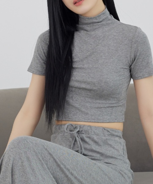 solleim（ソルレム）の「クロップTシャツ＋マキシスカートセットアップ