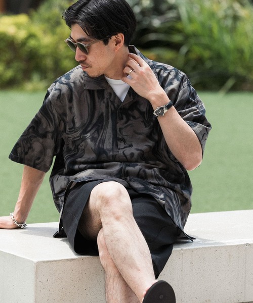 ITEMS URBANRESEARCH(アイテムズ アーバンリサーチ)の「マーブルプリントオープンカラー半袖シャツ(シャツ/ブラウス・メンズ・ブラック/オフホワイト/ベージュ・MEDIUM/LARGE)」の4枚目の写真