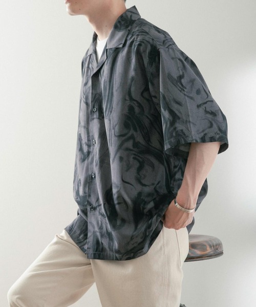 ITEMS URBANRESEARCH(アイテムズ アーバンリサーチ)の「マーブルプリントオープンカラー半袖シャツ(シャツ/ブラウス・メンズ・ブラック/オフホワイト/ベージュ・MEDIUM/LARGE)」の5枚目の写真