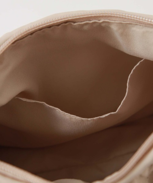 archives（アルシーヴ）の「ロゴプレートウェーブキルトチェーンバッグ（ショルダーバッグ・レディース・ブラック/アイボリー/ローズ・FREE）」の16枚目の写真