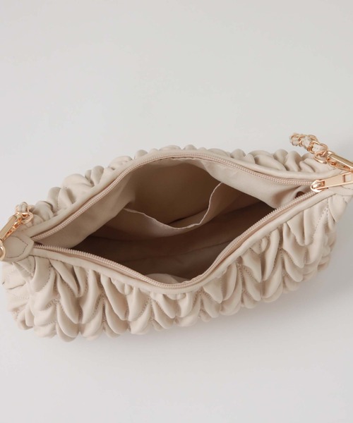 archives（アルシーヴ）の「ロゴプレートウェーブキルトチェーンバッグ（ショルダーバッグ・レディース・ブラック/アイボリー/ローズ・FREE）」の15枚目の写真