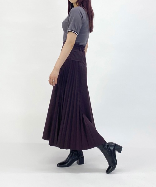 179/WG（イチナナキュウダブルジー）の「クロップド リブTシャツ／ワンポイント刺繍（Tシャツ/カットソー・レディース・オフホワイト/チャコールグレー/ブラウン・FREE）」の22枚目の写真