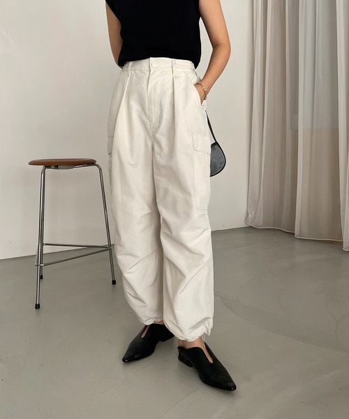 CAPRICIEUX LE'MAGE(カプリシューレマージュ)の「裾ドロストカーゴパンツ(カーゴパンツ・レディース・ベージュ/ホワイト・36/38)」の12枚目の写真