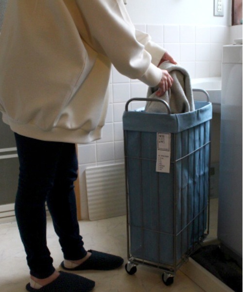 ブリッド デニム ランドリーバスケット 収納 / BRID DENIM FOLDING LAUNDRY SQUARE BASKET with CASTER ［40L_SLIM］（収納グッズ）｜WIRE ARTS & PRO.（ワイヤーアーツアンドプロ）