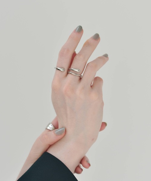 LHME(エルエイチエムイー)の「【WEB限定】”Aqua”フィンガーリング/サージカルステンレス(金属アレルギー対応)【LHME / エルエイチエムイー】(リング・レディース・シルバー/ゴールド・ONE SIZE)」の6枚目の写真