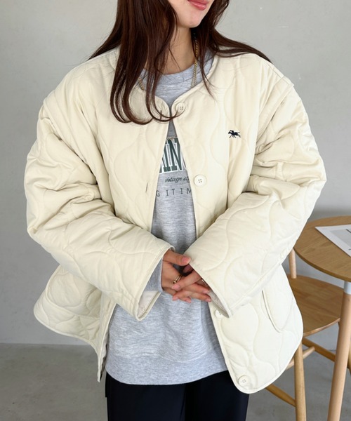 POLOCHAMPS(ポロチャンプス)の「POLOCHAMPS/ポロチャンプス 別注 2WAYオーバーサイズキルティングブルゾン(ブルゾン・レディース・ベージュ/アイボリー/カーキ/ブラック・FREE)」の9枚目の写真